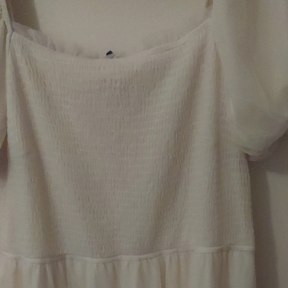 Chic Cream Maxi Dress with Puff Sleeves B19 - Picture 5 of 7
